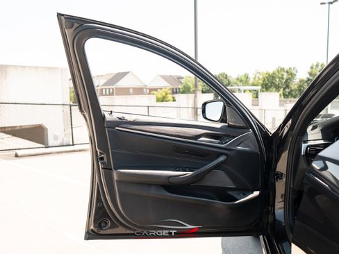 Used 2018 BMW 540i xDrive image 45