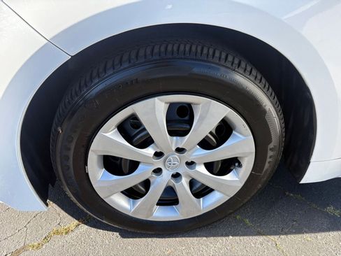 Used 2025 Toyota Corolla LE image 28