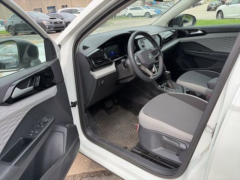 Used 2023 Volkswagen Taos S image 10