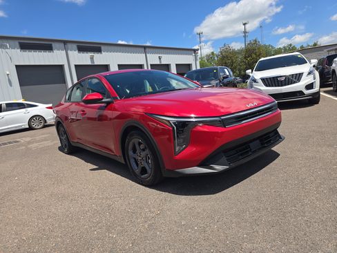 Certified 2025 Kia K4 FWD image 2