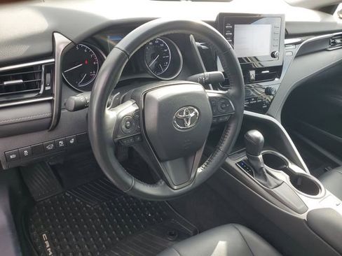 Used 2024 Toyota Camry SE image 16