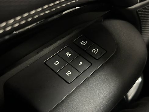 Used 2023 Land Rover Discovery S R-Dynamic AWD/4WD image 36