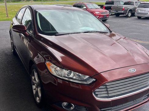 Used 2015 Ford Fusion SE FWD image 6