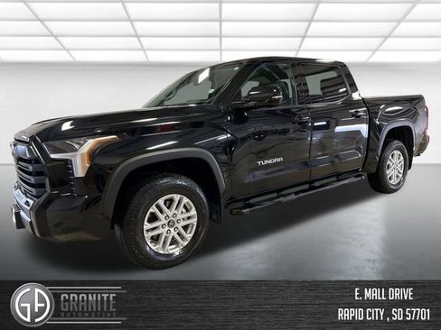 Used 2022 Toyota Tundra SR5 w/ Advanced Technology Package AWD/4WD image 1