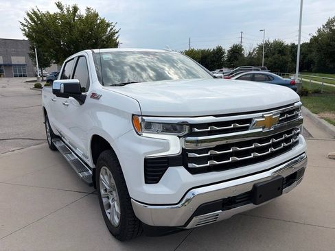 Used 2024 Chevrolet Silverado 1500 LTZ AWD/4WD image 2