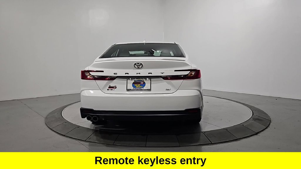 Used 2025 Toyota Camry SE FWD image 4