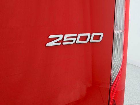 Used 2025 Mercedes-Benz Sprinter 2500 image 32