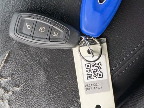 Used 2017 Ford Focus ST image 33