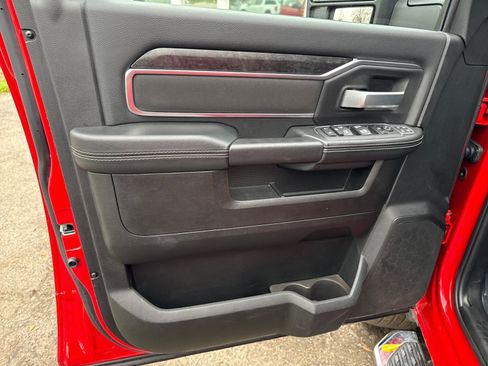 Used 2024 RAM 2500 Big Horn w/ Bed Utility Group image 10