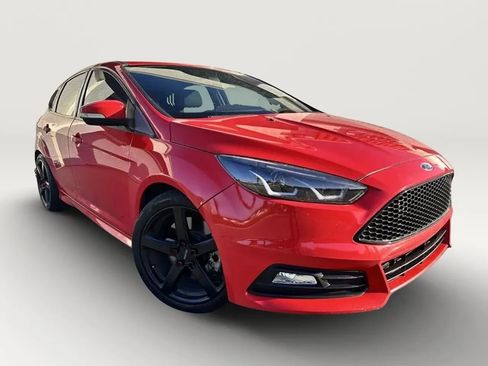 Used 2016 Ford Focus ST FWD image 9