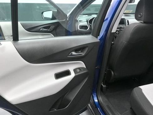 Used 2022 Chevrolet Equinox LS AWD/4WD image 21