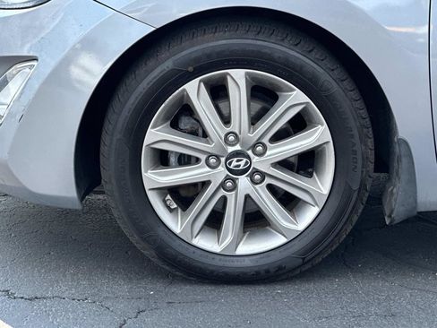 Used 2015 Hyundai Elantra SE w/ Option Group 02 FWD image 9