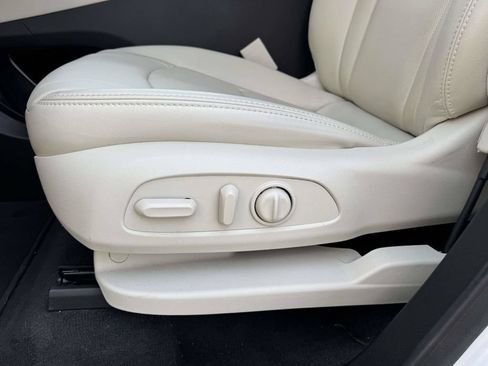 Used 2023 Buick Enclave Essence w/ Experience Buick Package AWD/4WD image 21