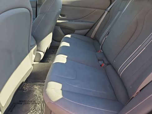 Used 2024 Hyundai Elantra SEL FWD image 21
