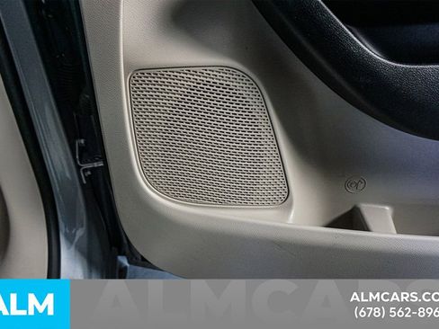 Used 2024 Chrysler Pacifica Touring-L image 49