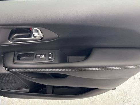 New 2027 Chrysler Pacifica Limited AWD/4WD image 25