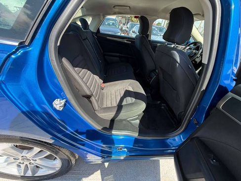 Used 2018 Ford Fusion SE w/ Fusion SE Technology Package FWD image 10