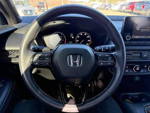 Used 2024 Honda HR-V Sport image 12