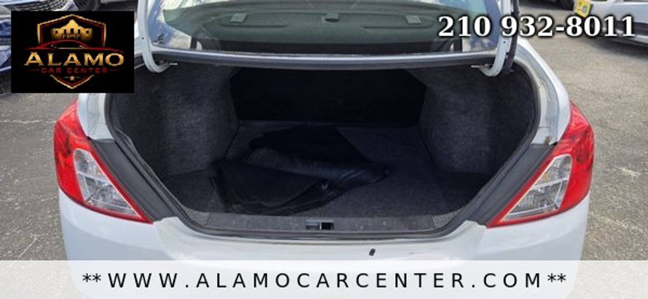 Used 2015 Nissan Versa S Plus FWD image 22