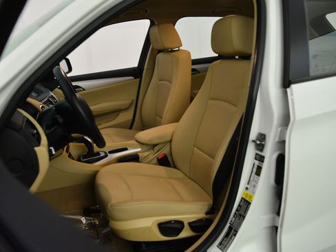 Used 2015 BMW X1 xDrive28i image 4