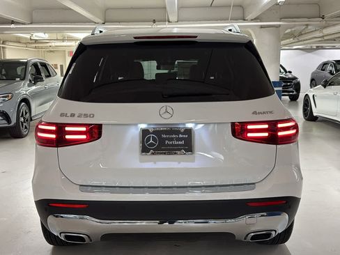 New 2026 Mercedes-Benz GLB 250 4MATIC image 7