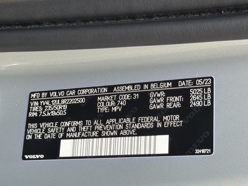 Certified 2024 Volvo XC40 B5 Plus AWD/4WD image 37