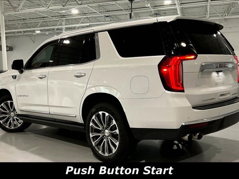 Used 2021 GMC Yukon Denali w/ Denali Premium Package AWD/4WD image 3