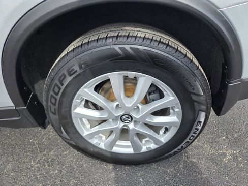 Used 2020 Nissan Rogue SV image 44