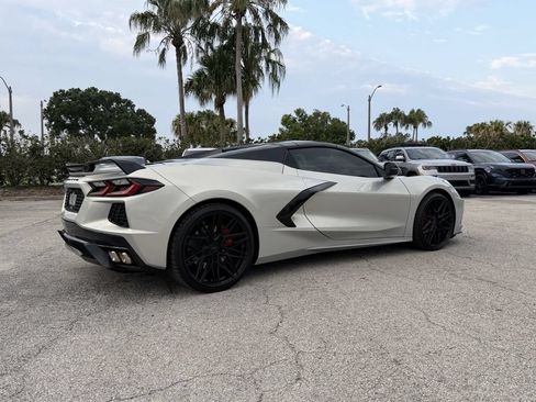 Used 2024 Chevrolet Corvette Stingray Premium Conv w/ Z51 Performance Package RWD image 5