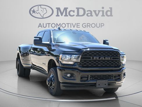 Used 2024 RAM 3500 Big Horn w/ Night Edition AWD/4WD image 13