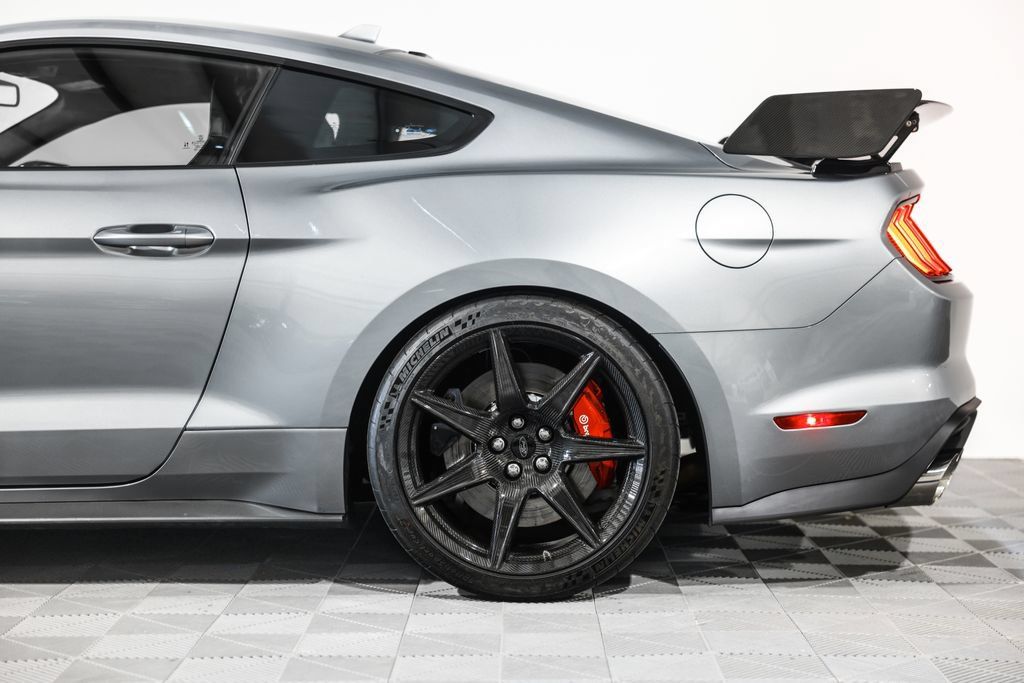 Used 2020 Ford Mustang Shelby GT500 w/ Carbon Fiber Track Pack RWD image 15