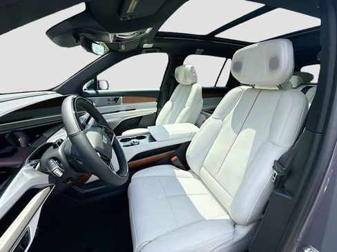 New 2026 Cadillac Vistiq Luxury image 21