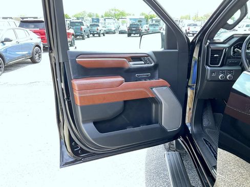 Certified 2024 GMC Sierra 1500 Denali Ultimate AWD/4WD image 11