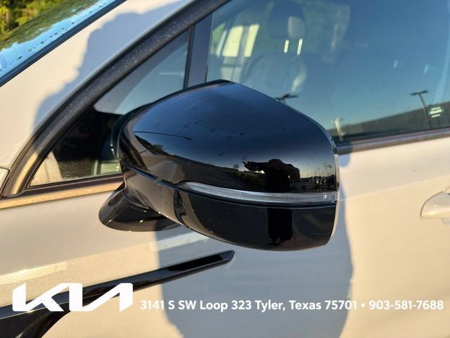 Certified 2023 Kia Sorento SX AWD/4WD image 5