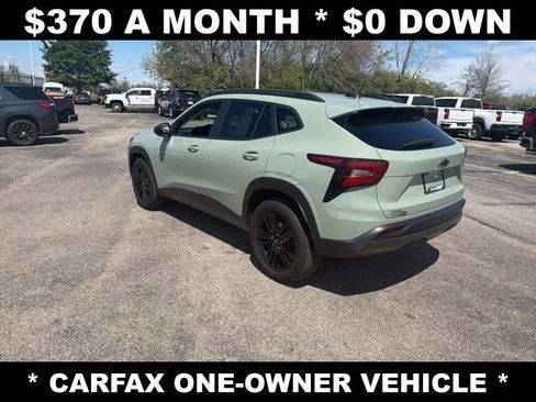 Used 2025 Chevrolet Trax ACTIV w/ Sunroof Package FWD image 3