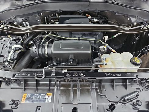 Used 2020 Ford Explorer Limited image 23