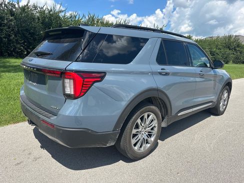 Used 2025 Ford Explorer Active w/ Active Comfort Package AWD/4WD image 18