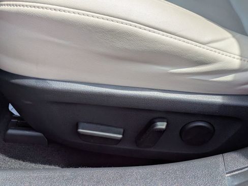 Used 2022 MAZDA MAZDA3 s image 22