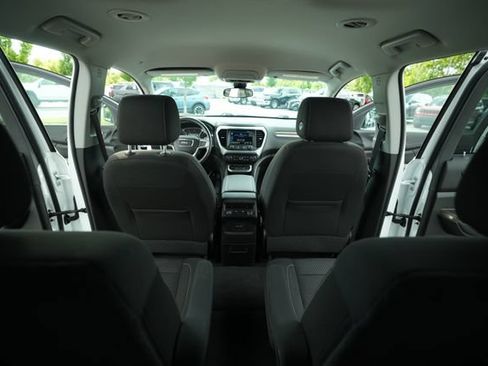 Used 2023 GMC Acadia SLE FWD image 24