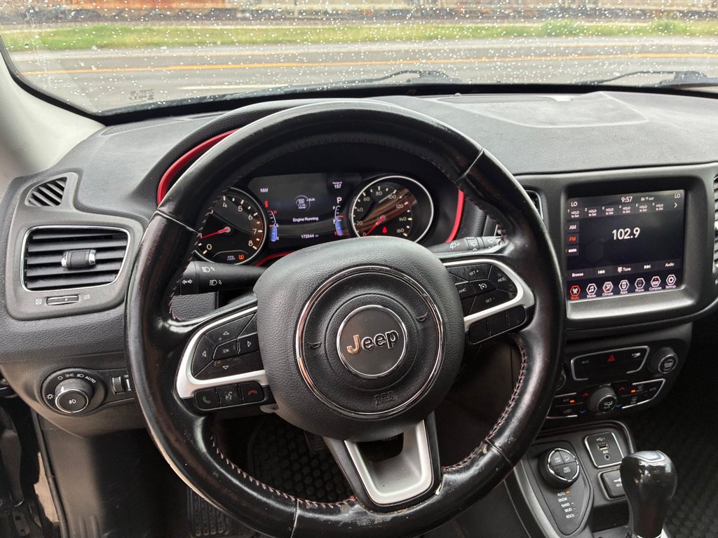 Used 2020 Jeep Compass Trailhawk AWD/4WD image 23