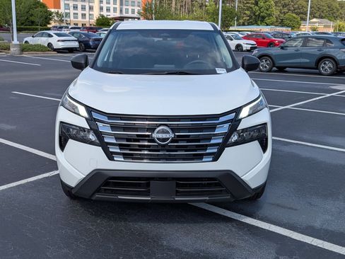Used 2024 Nissan Rogue S FWD image 8