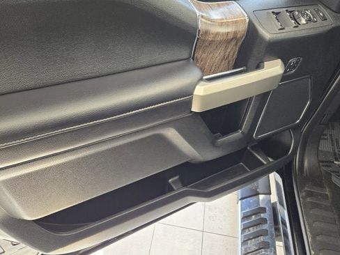 Used 2022 Ford F250 XLT w/ Black Appearance Package image 19