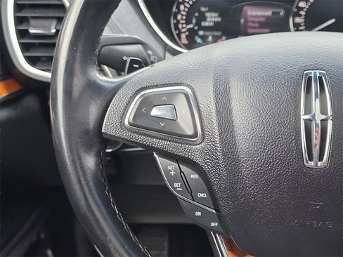 Used 2018 Lincoln MKX Reserve image 22