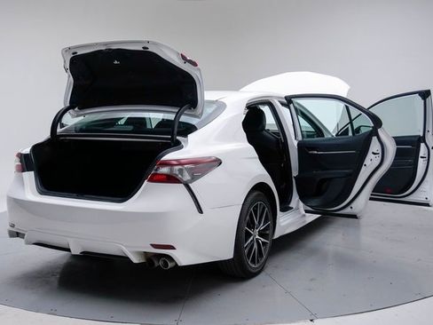 Used 2023 Toyota Camry SE image 21