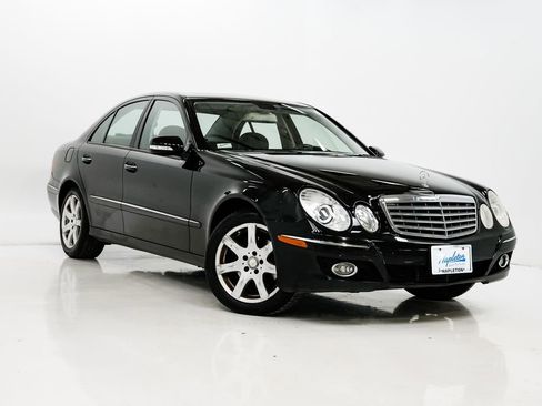 Used 2008 Mercedes-Benz E 350 4MATIC Sedan image 5