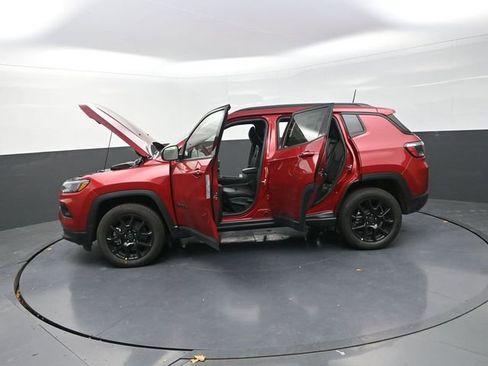 New 2026 Jeep Compass Latitude AWD/4WD image 32