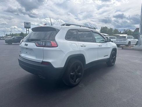 Used 2020 Jeep Cherokee Latitude w/ Cold Weather Group AWD/4WD image 3