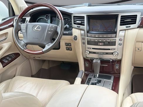 Used 2015 Lexus LX 570 4WD image 19