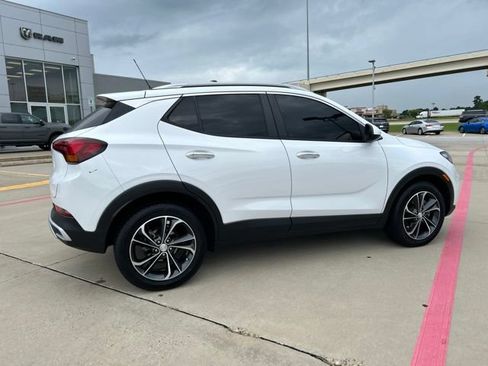 Used 2022 Buick Encore GX Select FWD image 17