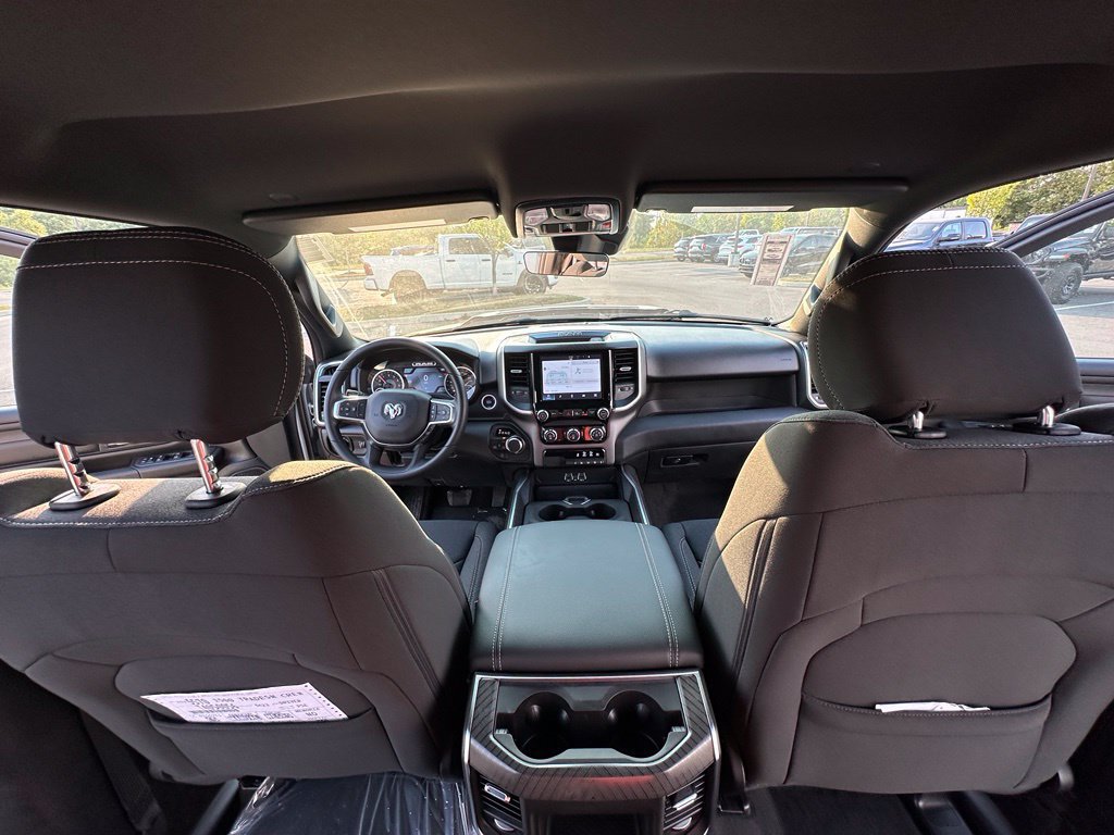 New 2026 RAM 1500 Express AWD/4WD image 21